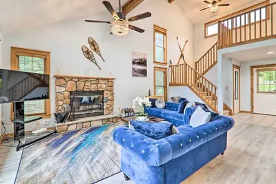 Image de Modern Camelback Mountain Home: 1/2 Mi to Skiing!
