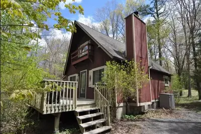 Image de Tranquil Chalet Retreat, Short Walk to Lake & Pool