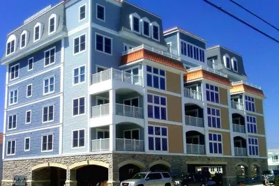 Image de 3 bedroom, 2 bath condo Beach Block!