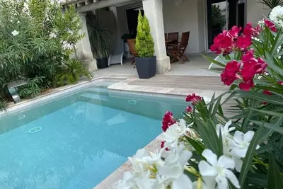 Image de Maison de village avec piscine