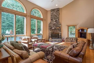 Image de Expansive Retreat Near the Slopes w\/ Media Room, Two Kitchens, & Stone Fireplace