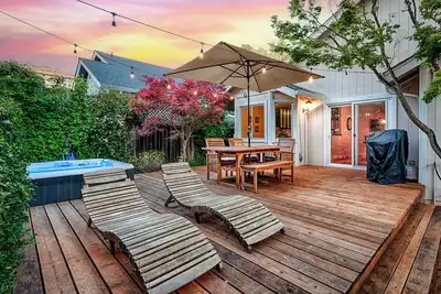 Image de Spacious Oasis, Backyard Rose Garden Hot Tub 3br/2ba. 5 mins to vineyards!