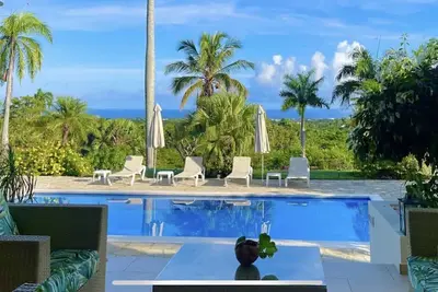 Elegant & Spacious Villa with Breathtaking Ocean Views