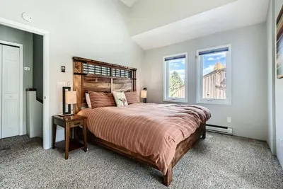 Image de Creekside Home | 3 Br/3ba | Pvt Hot Tub