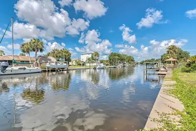 Image de Waterfront Home on Canal w/ Private Dock & Kayaks