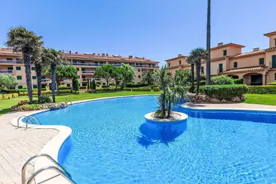 Confortable appartement pour 4 personnes avec Wifi, piscine, Tv et terrasse