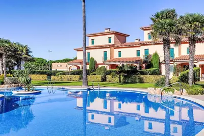 Joli appartement pour 6 personnes avec piscine, Wifi, Tv et patio