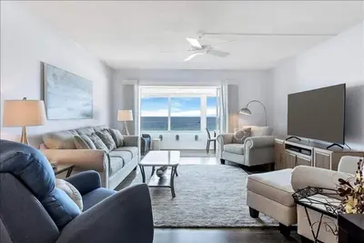 Image de Beach View 2 Bedroom 506