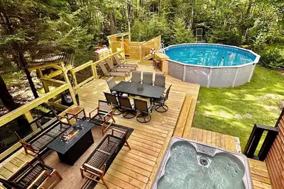 Image de Poconos Cottage with Heated Pool, Hot Tub, Game Room