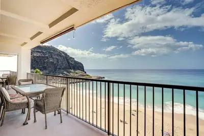 Image de Beachfront Condo w/ Amazing Views in Makaha Beach