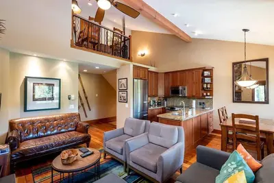 Image de Ski In Whistler Village Townhome in Best Location Telemark
