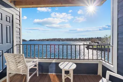 Image de Lake Charlevoix Comfort | Downtown Charlevoix | Pool, Hot Tub, Sauna
