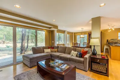 Image de Thre06-Magical Oasis with Movie Theater and Hot Tub
