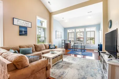 Image de Bayside Resort Home w/ Shared Pool, High-Speed WiFi, Central Ac, & Washer/Dryer