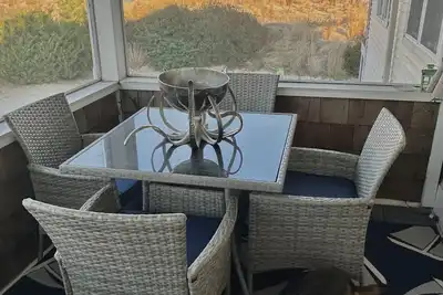 Image de Direct Ocean Views from your bed & screened-in deck. Pet friendly! 2br 2bth