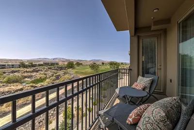 Image de Golfers Getaway in Secluded and Quiet Setting, Golf Course and Mountain Views!