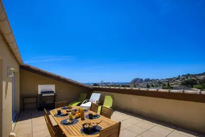 Image de Savéu. Grande terrasse, vue mer, clim, parking