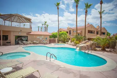 Image de Lake View Condo with Pool/Boat Parking!