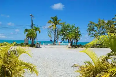 Image de Spacious and Beautiful Beach Condo