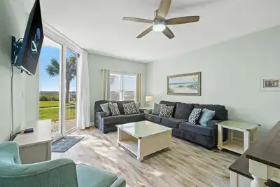 Image de Beach Front, “Seas the Day” 104, Free Activities Included!