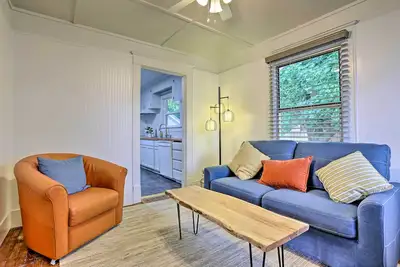 Image de Pet-Friendly Baker City Escape w/ Private Yard!