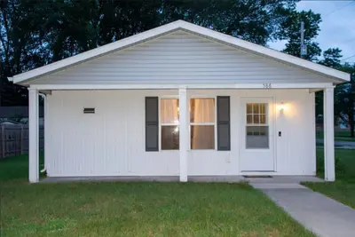 Image de Freshly remodeled 3-bedroom house near the lake!
