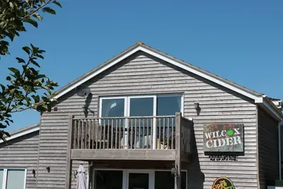 Image de The Cider Shed, family friendly, country holiday cottage in Winscombe