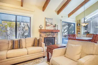 Image de Sun Valley Family Getaway! #140-Hot Tub, Pool, Spa, 10 minute Walk to Town & Lifts