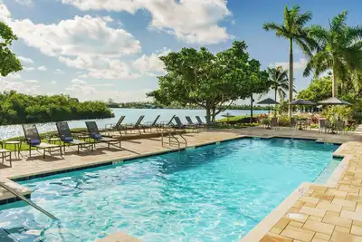 Image de Hidden Gem! 4 Amazing Units, Outdoor Pool, Free Breakfast, On-Site Bar