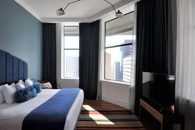 Image de Landmark top corner with views and rooftop pool
