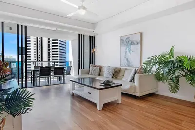 Modern 3 Bed 2 Bath with Private Spa and Ocean Views @ Sierra Grand