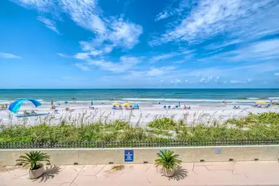 Image de **Direct Beach Front**Great Location** 2 Bedroom 2 Bath**Awesome Views**