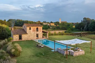 Image de Il Conte Traditional Tuscany 3 bedrooms Luxury Farmhouse Villa with Private Pool and Spa in Orentano
