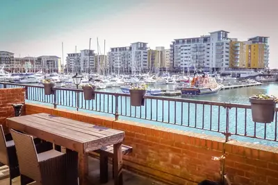 Image de Beautiful Dawn - relax with stunning marina views