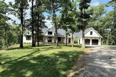 Image de Modern Farmhouse Lake Vandalia