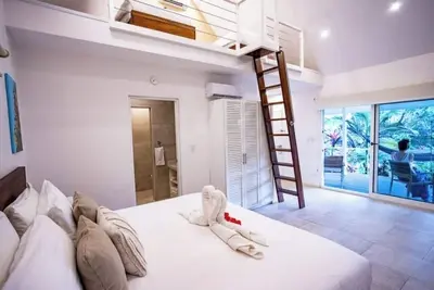 Image de Aves Deluxe King Room & Open Loft Room Twin Beds-Kitchenette-2Pools-Yoga-Gym