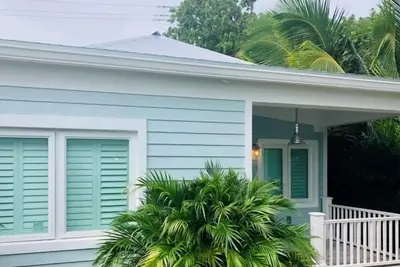 Image de New Caribbean home. Resort access to pool