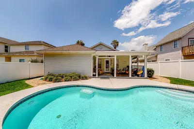 Image de Dog-Friendly Attractive Home w/Fast WiFi, Private Saltwater Pool, & Central Ac