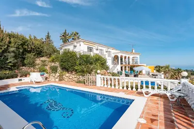 Image de Villa 'Magica Andalucian Charm' avec vue sur la mer, Wi-Fi et climatisation