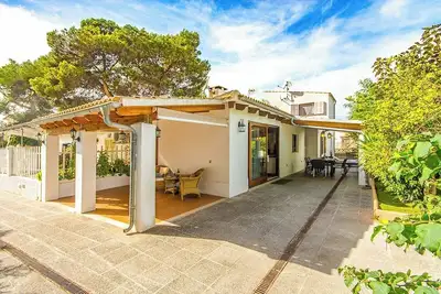 Image de Maison de vacances Casa de los Pinos avec Wifi, climatisation, terrasse, et jardin.