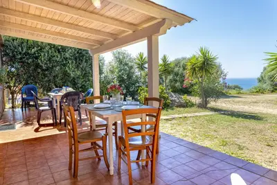 Image de Maison de vacances \"La casa vista isola 2\" avec vue sur la mer, terrasse et jardin