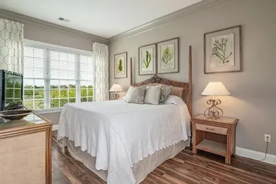 Image de Bright and Airy 3 Bedroom Villa Marsh Views