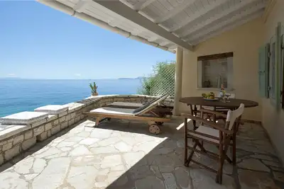 Image de Villa privée directement sur l'eau face à la plage Kaminaki, Corfou