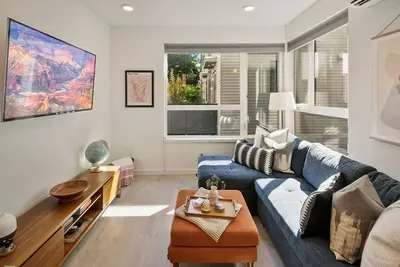 Image de Perch - Urban Abode 18: Modern & Cozy Townhome; Heart of Capitol Hill