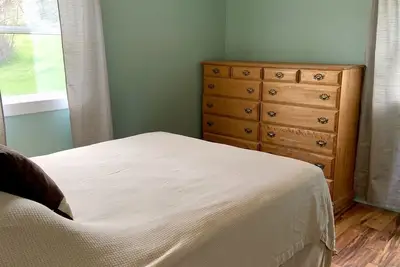 Image de Two bedroom cabin, private lake, pet friendly