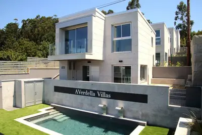 Image de Villas con Piscina a tan Solo 10 Minutos Caminando del Centro de Sanxenxo