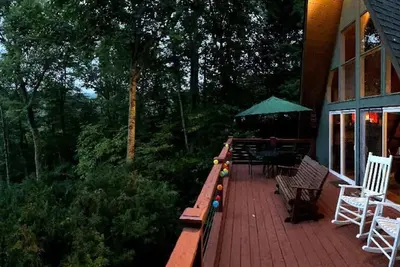 Image de Hot Tub, Unique A-Frame Cabin, Walk to ski resort
