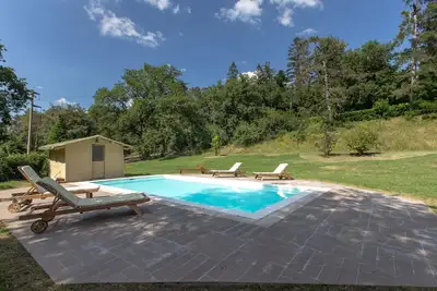 Image de Cottage with swimming pool, veranda, garden and private parking