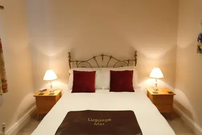 Appartement-Large-Salle de bain privée séparée-Vue sur Jardin