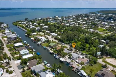 Image de Newly Remodeled-Peaceful Florida Island Home-5 minute canal ride to Gulf waters!